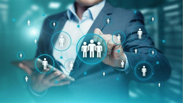 Recruiting business professionals